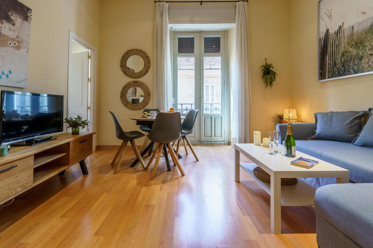 Bright Two-Bedroom Apartment In The Historic Center มาลากา ภายนอก รูปภาพ