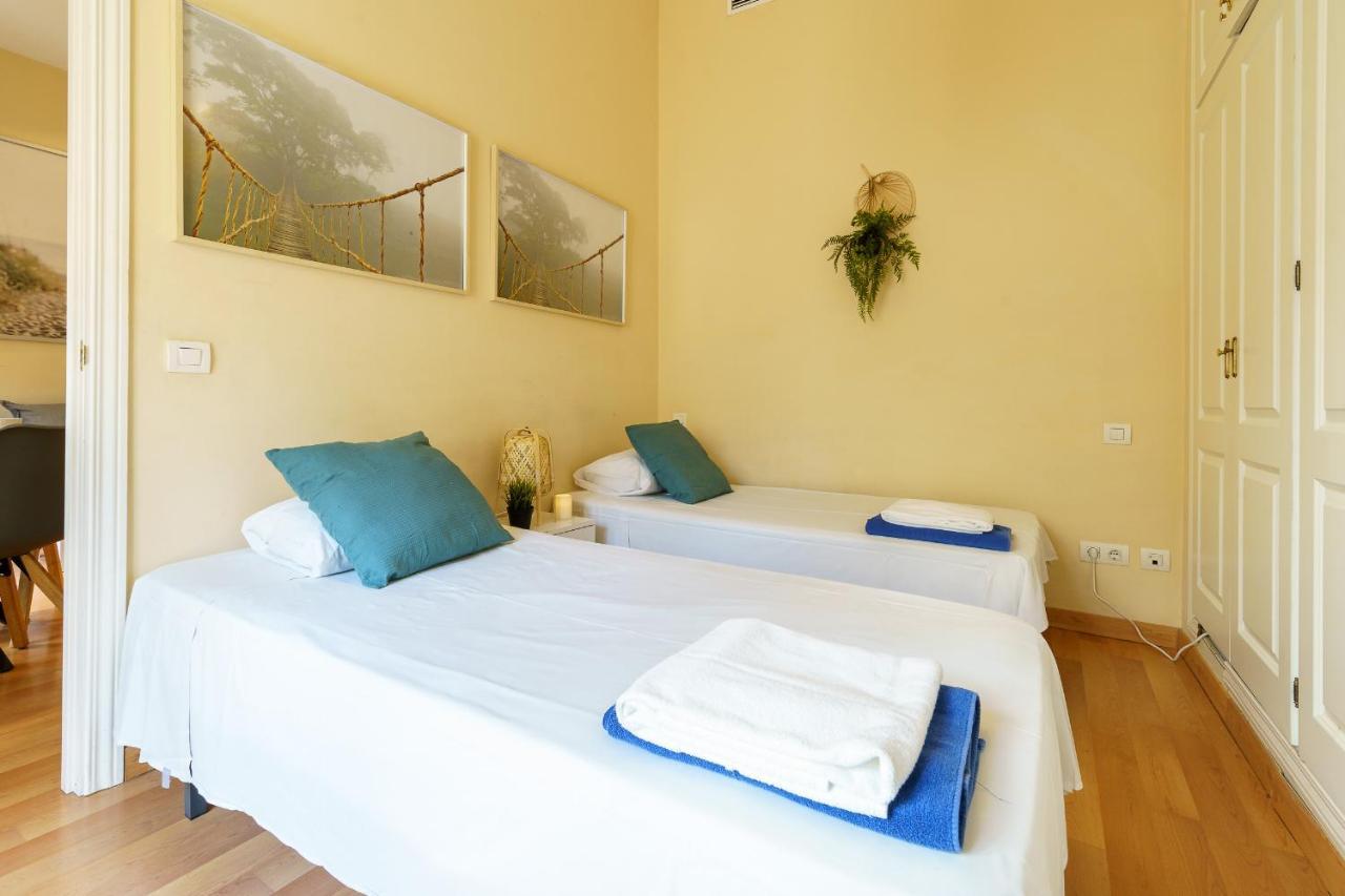 Bright Two-Bedroom Apartment In The Historic Center มาลากา ภายนอก รูปภาพ